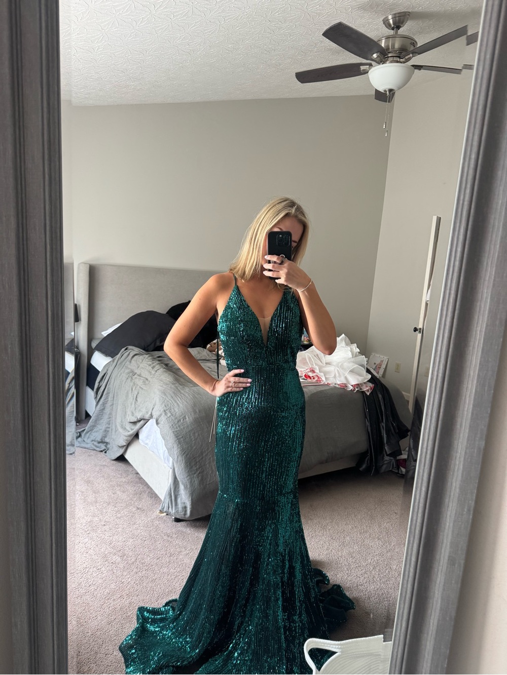 Portia and Scarlet Emerald Green Sequin V-Neck Evening Gown NWT